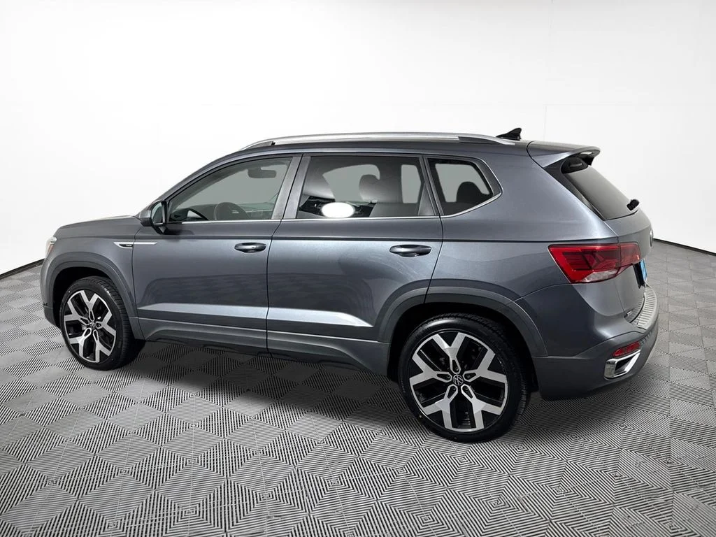 Used 2022 Gray Volkswagen 1.5T SEL image 11