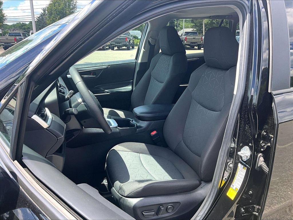 Used 2023 Black Toyota XLE image 10
