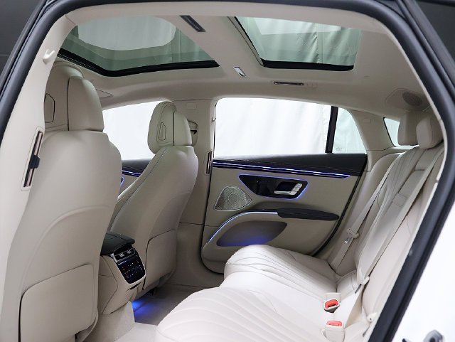 Certified Used 2023 MANUFAKTUR Diamond White Metallic Mercedes-Benz 580 image 14