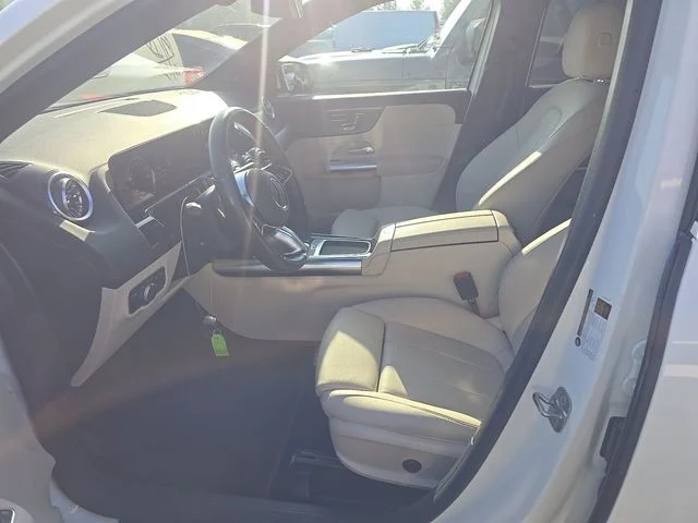 Used 2025 White Mercedes-Benz GLA 250 image 3