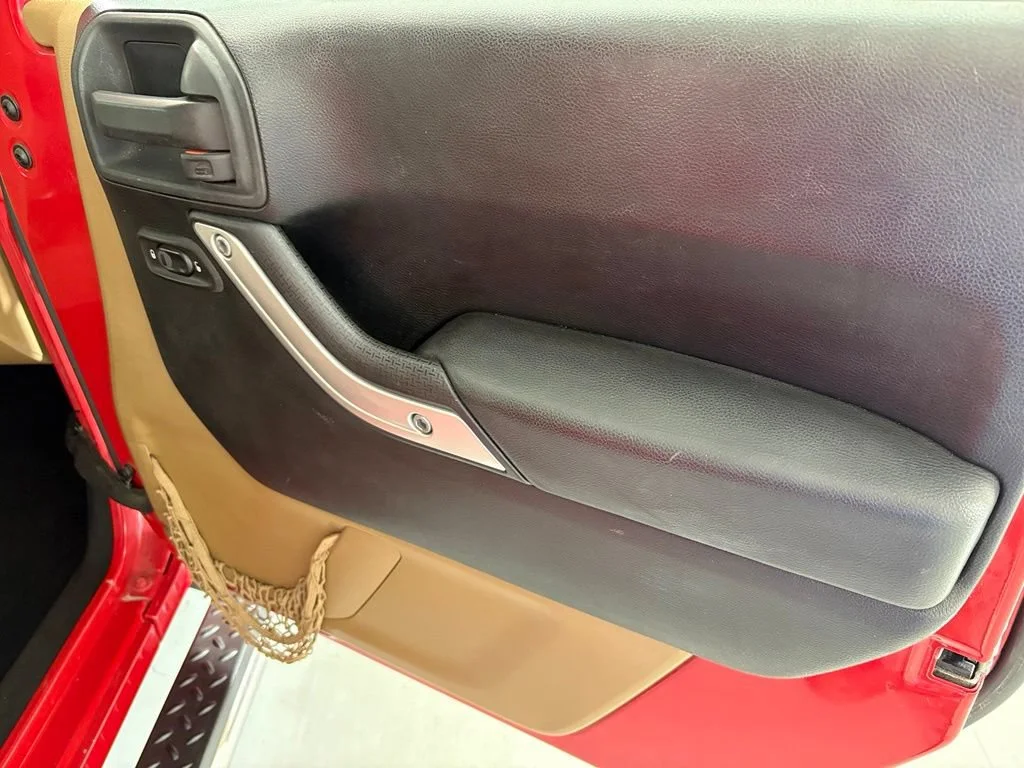 Used 2013 Red Jeep Sahara image 46