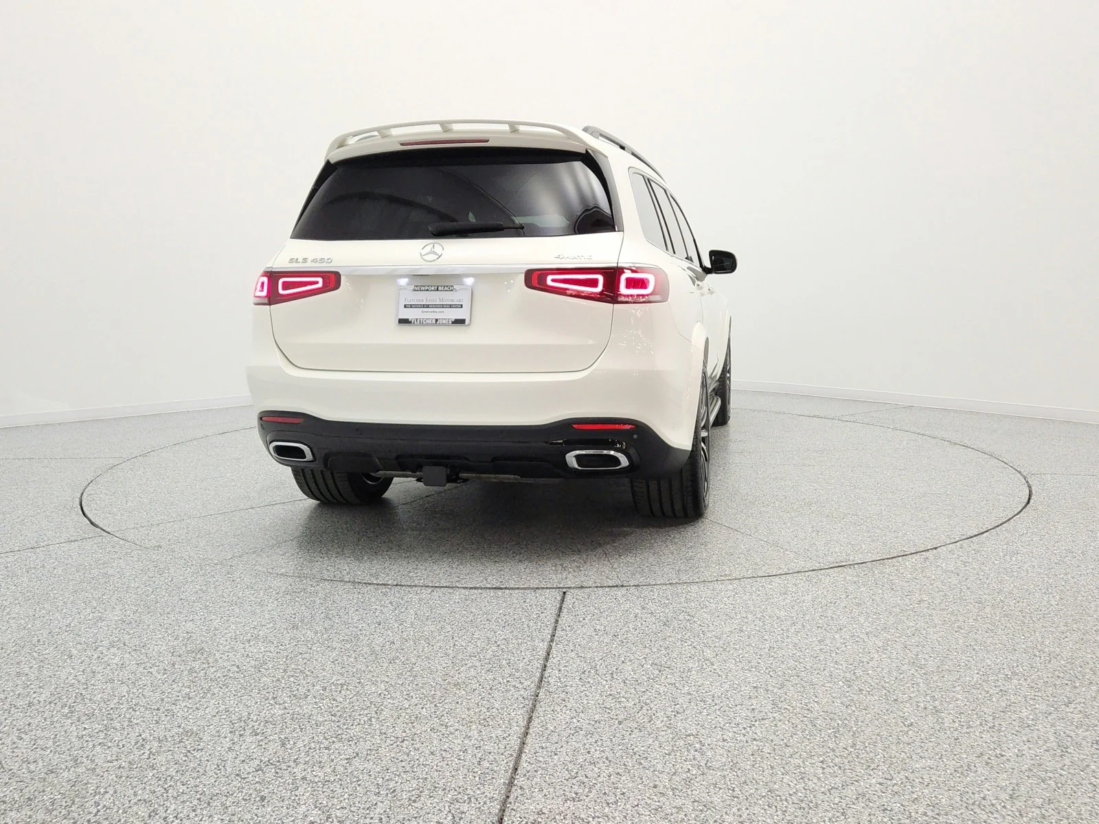 Used 2023 MANUFAKTUR Diamond White Metallic Mercedes-Benz GLS 450 4MATIC® SUV image 6