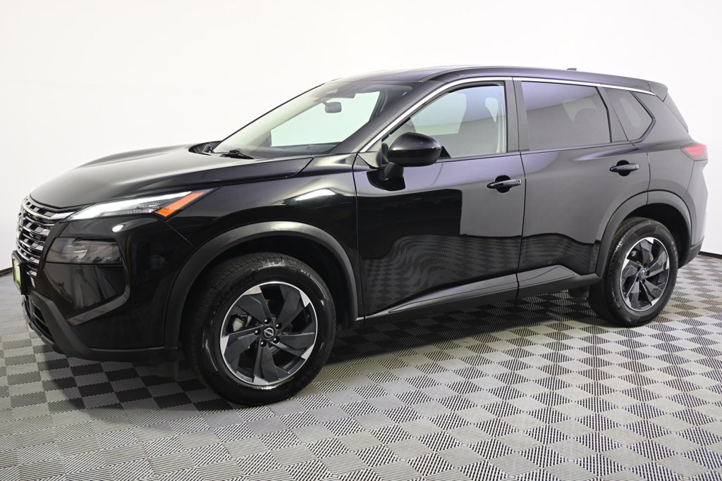 Used 2024 Nissan Rogue SV with VIN 5N1BT3BB1RC757755 for sale in St. Louis Park, Minnesota
