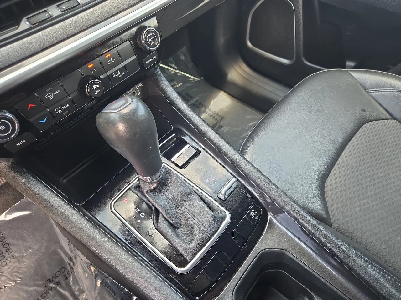 Used 2023 Bright White Clearcoat Jeep Latitude image 22
