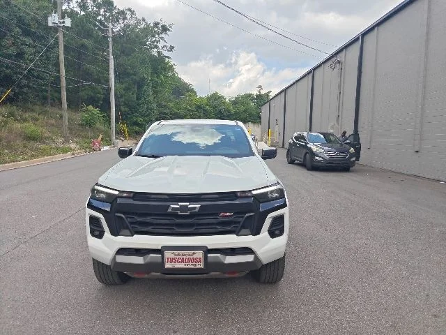 Used 2023 White Chevrolet Z71 image 7