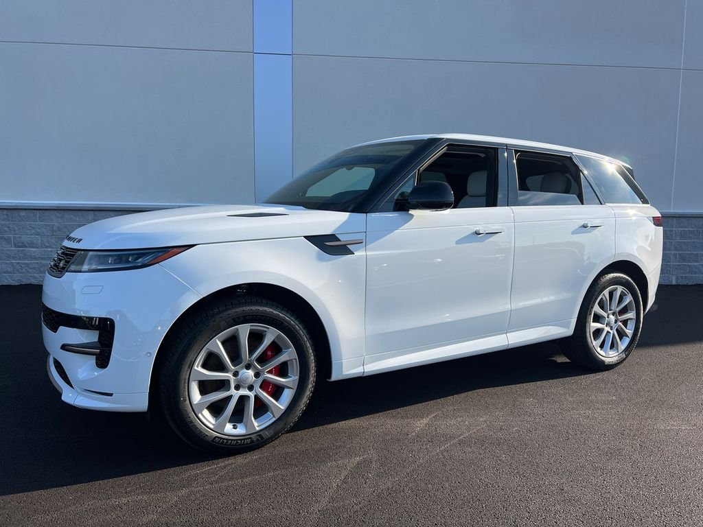 Used 2024 White Land Rover Dynamic SE image 1