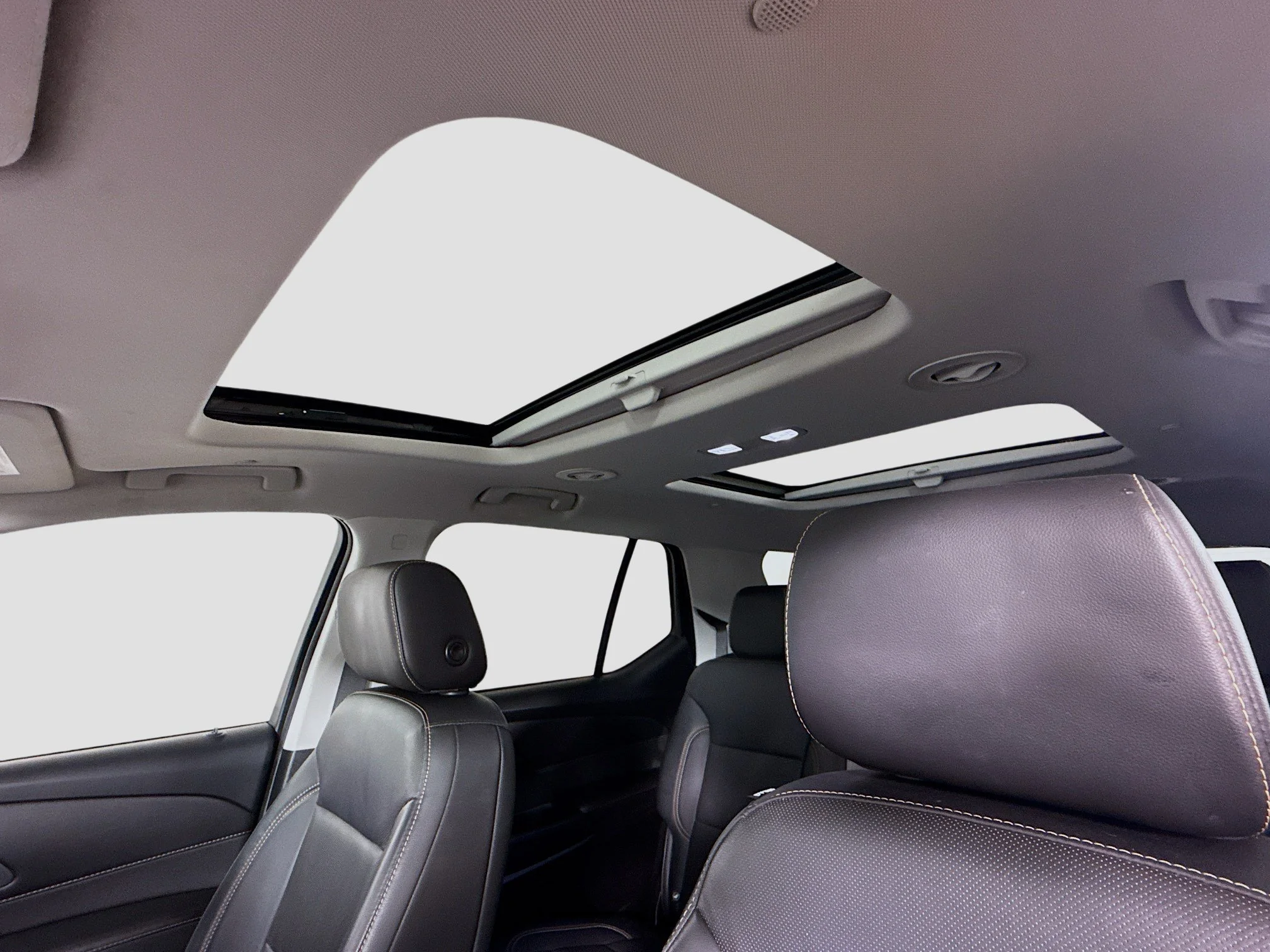 Used 2020 SILVER ICE METALLIC Chevrolet Premier image 24