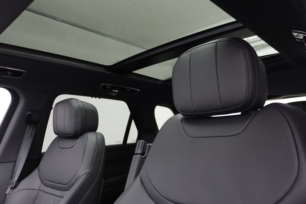 New 2026 Santorini Black LAND ROVER Dynamic SE image 14