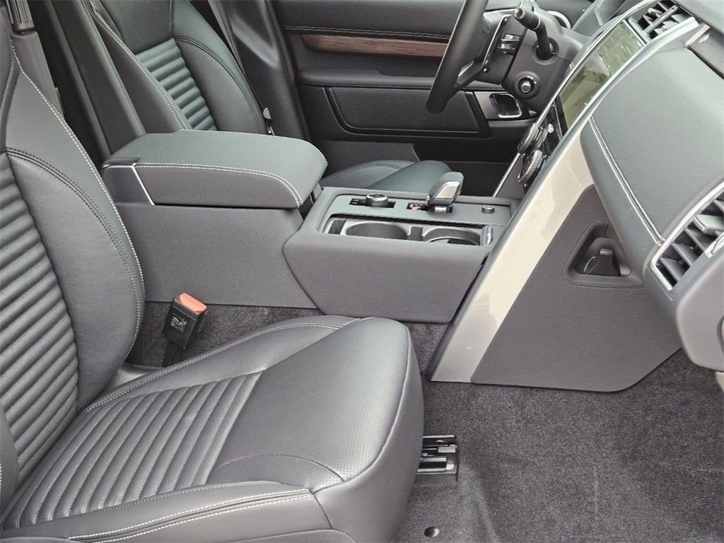 Used 2025 Santorini Black Metallic Land Rover Dynamic SE image 12