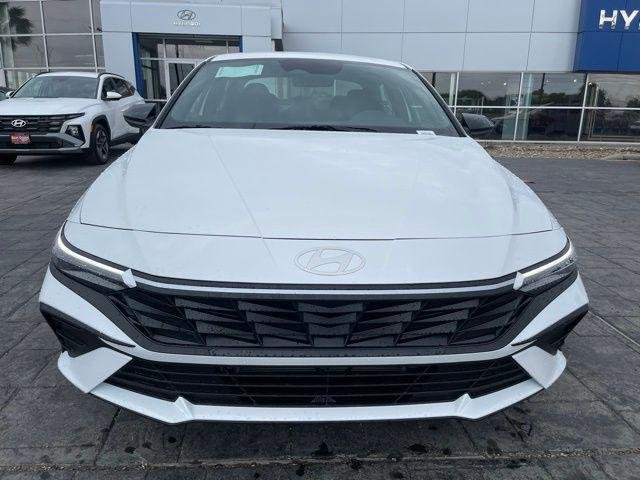 2025 Hyundai Elantra Blue - Photo 2