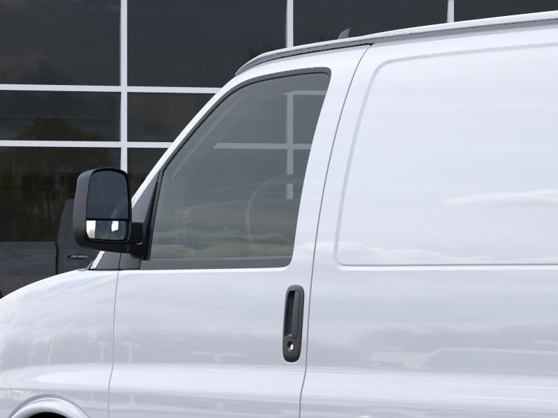 New 2025 Summit White Chevrolet WT image 12