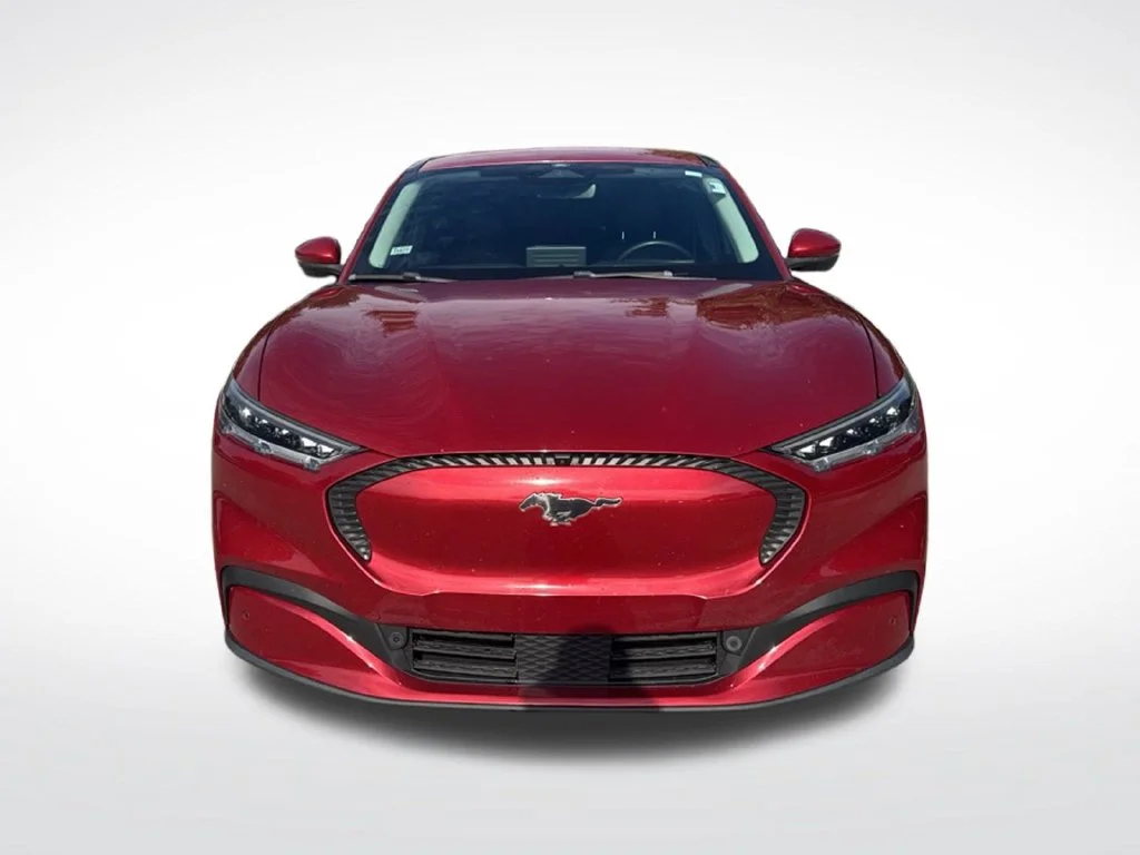 Used 2021 Red Ford Select image 3