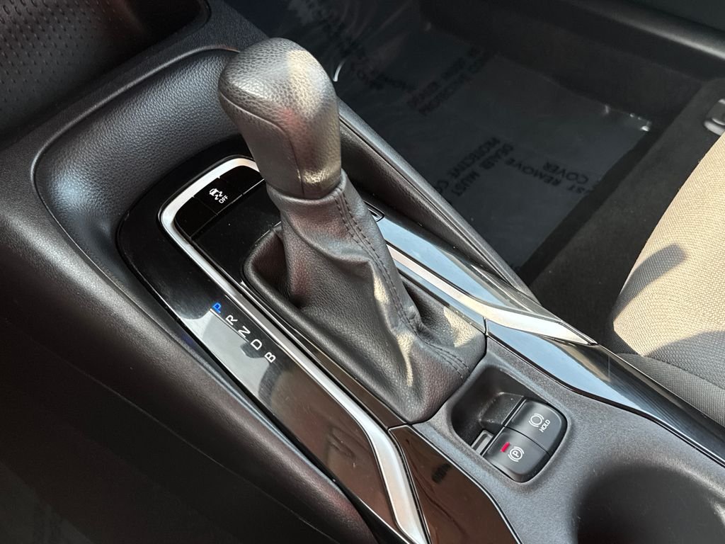 Used 2020  Toyota LE image 24
