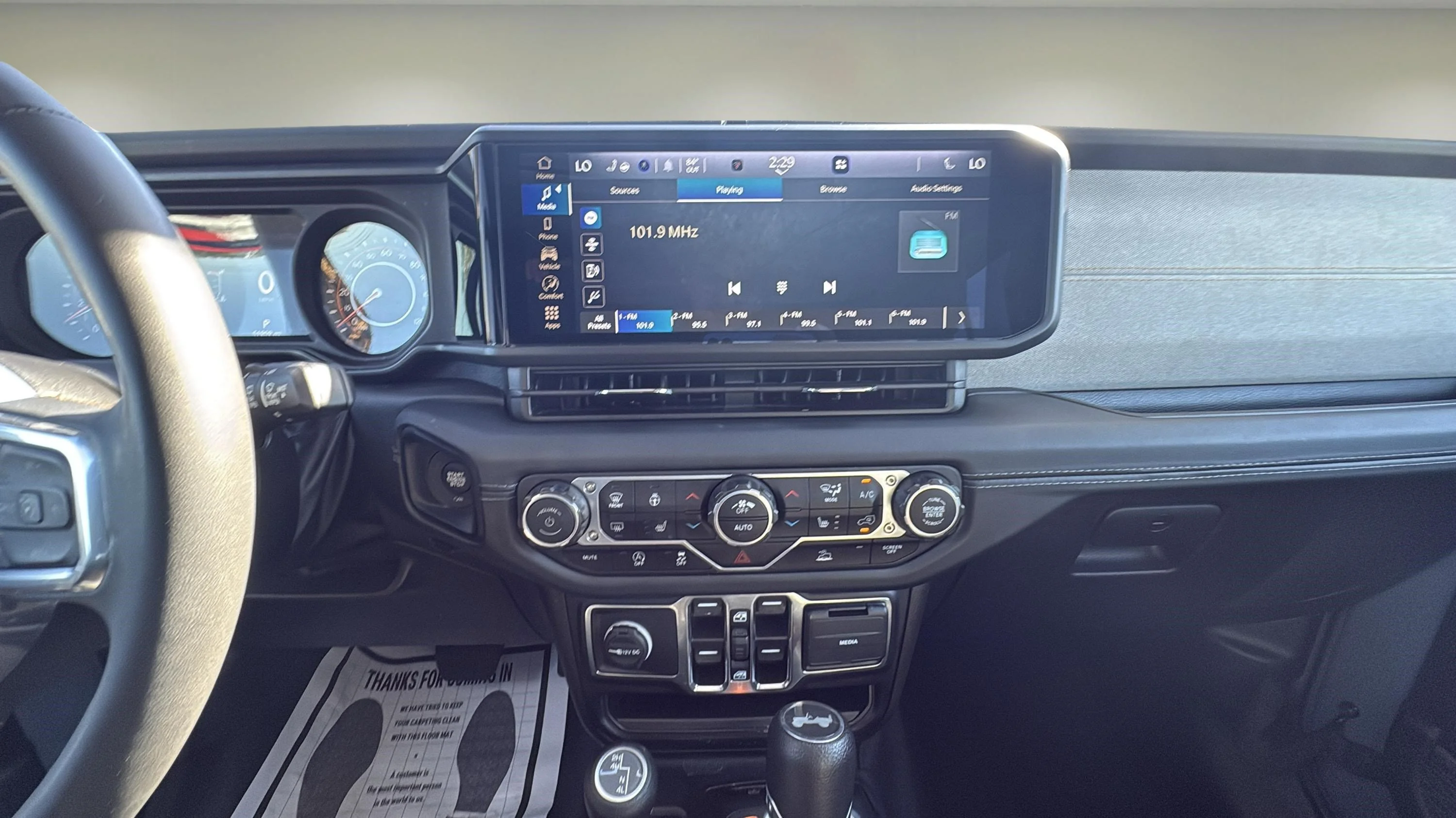 Used 2024 Anvil Clear Coat Jeep Sahara image 10