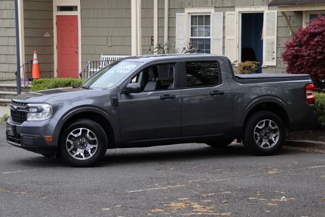 Used 2024 Gray Metallic Ford XLT image 8