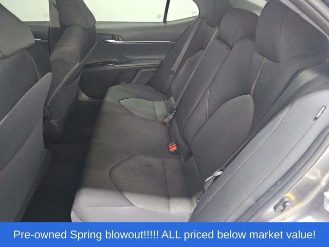 Used 2018 Gray Toyota LE image 10