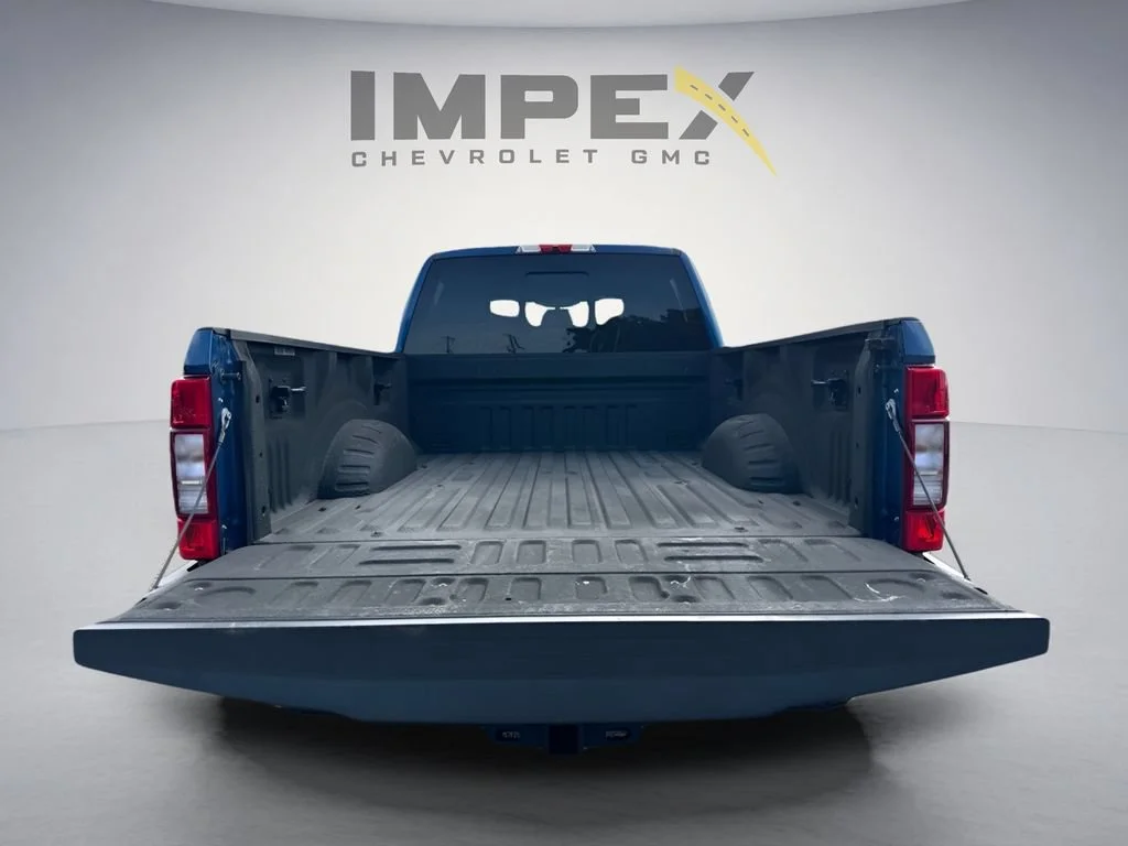 Used 2022  Ford XL image 33