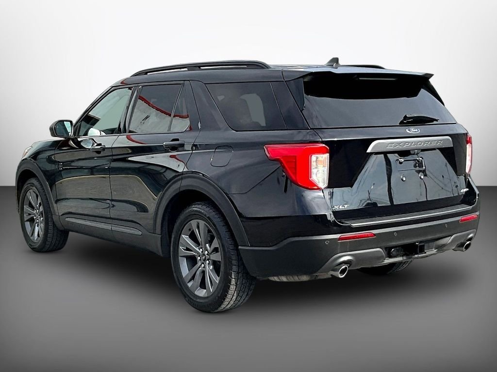 Used 2021 Black Ford XLT image 4