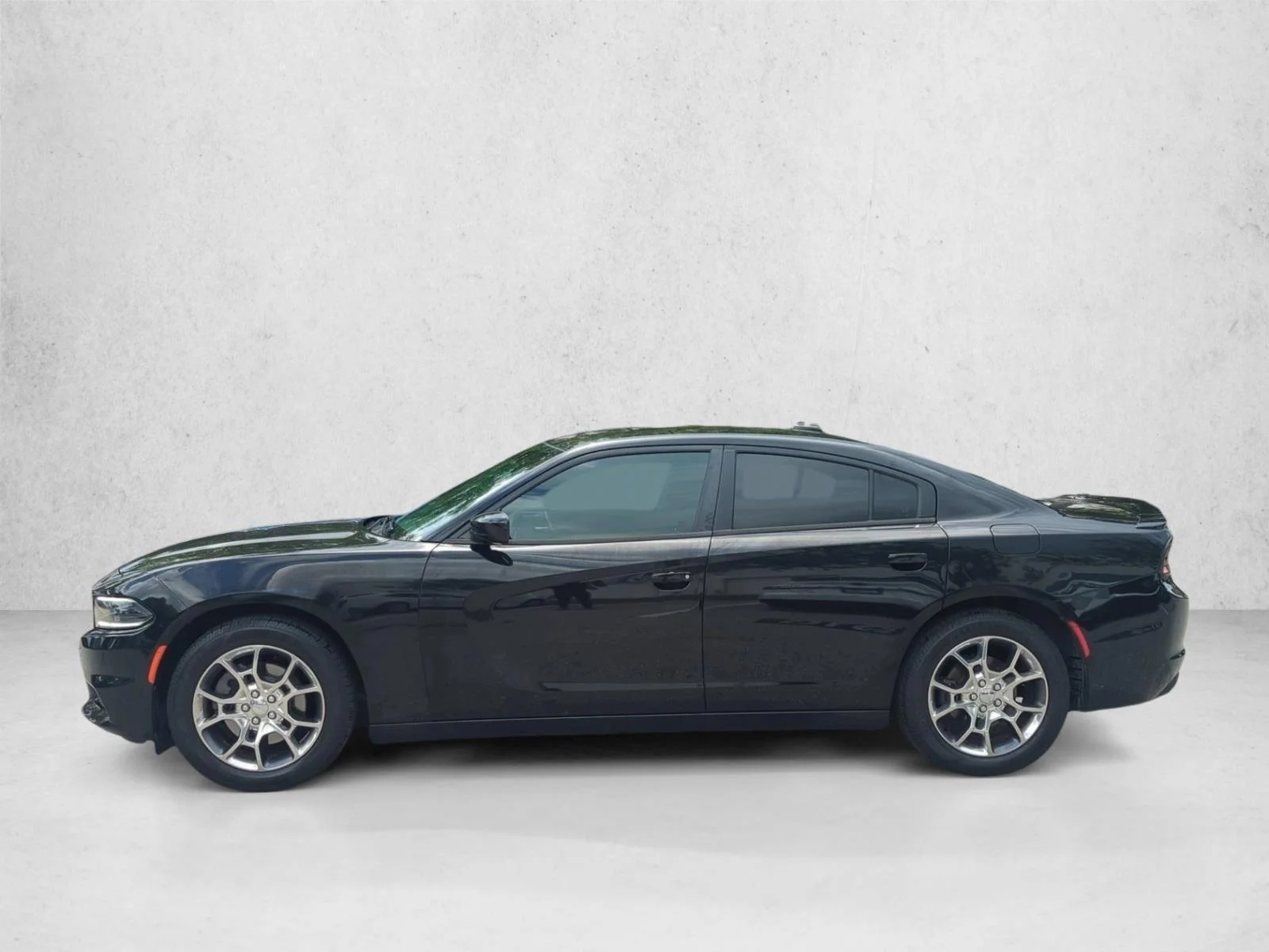 Used 2016 Pitch Black Clearcoat Dodge SXT image 8