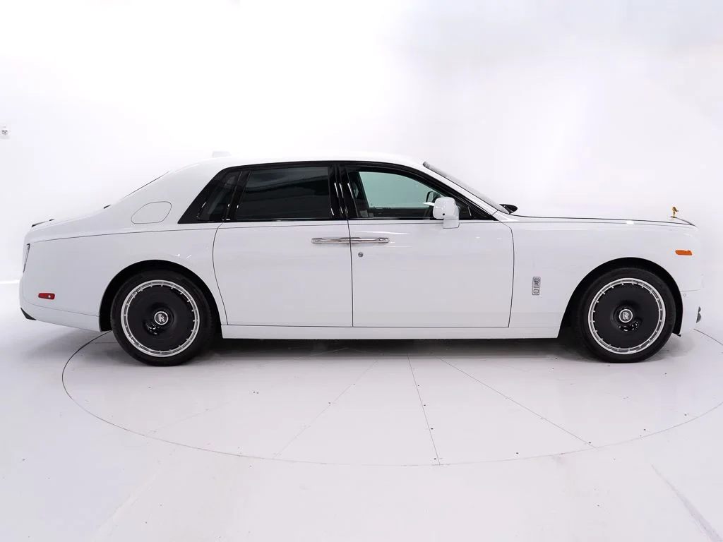 Certified Used 2023 Bespoke Crystal over Arctic White Rolls-Royce  image 6