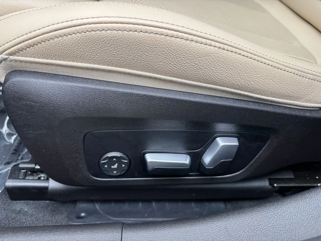 Used 2023 Black BMW 330e xDrive image 12