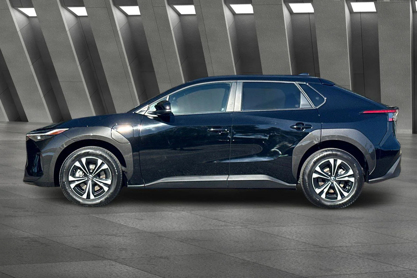 2024 Toyota bZ4X XLE - Photo 10