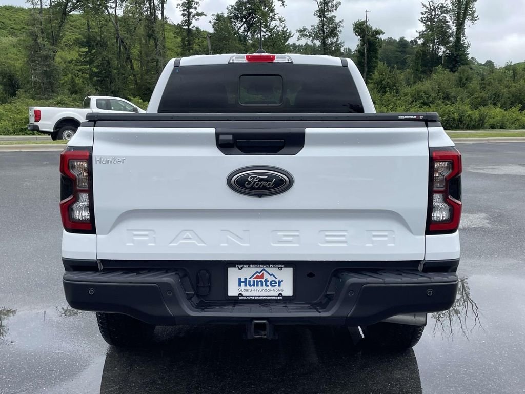 Used 2025 Oxford White Ford LARIAT image 28