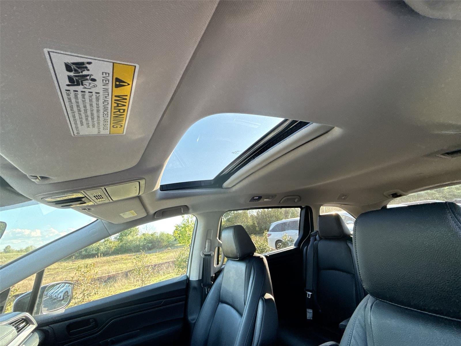 Used 2026 Platinum White Pearl Honda EX-L image 15