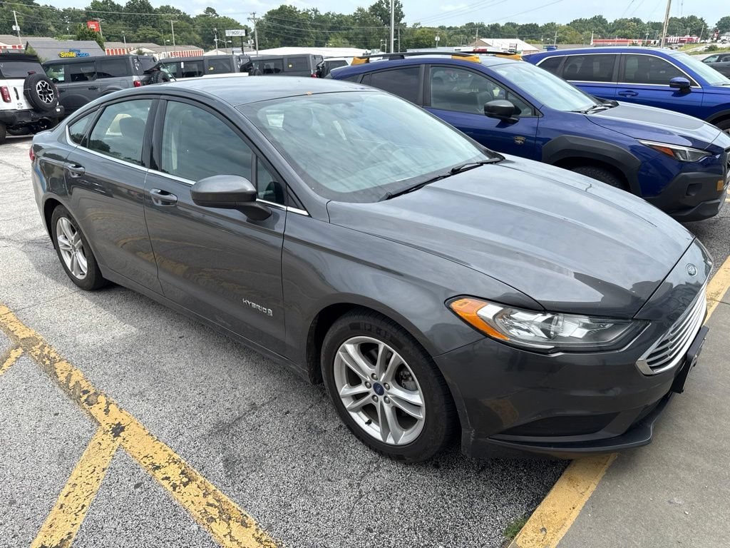 Used 2018 Magnetic Ford SE image 3