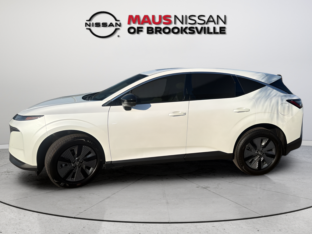 New 2026 White Nissan SL image 4