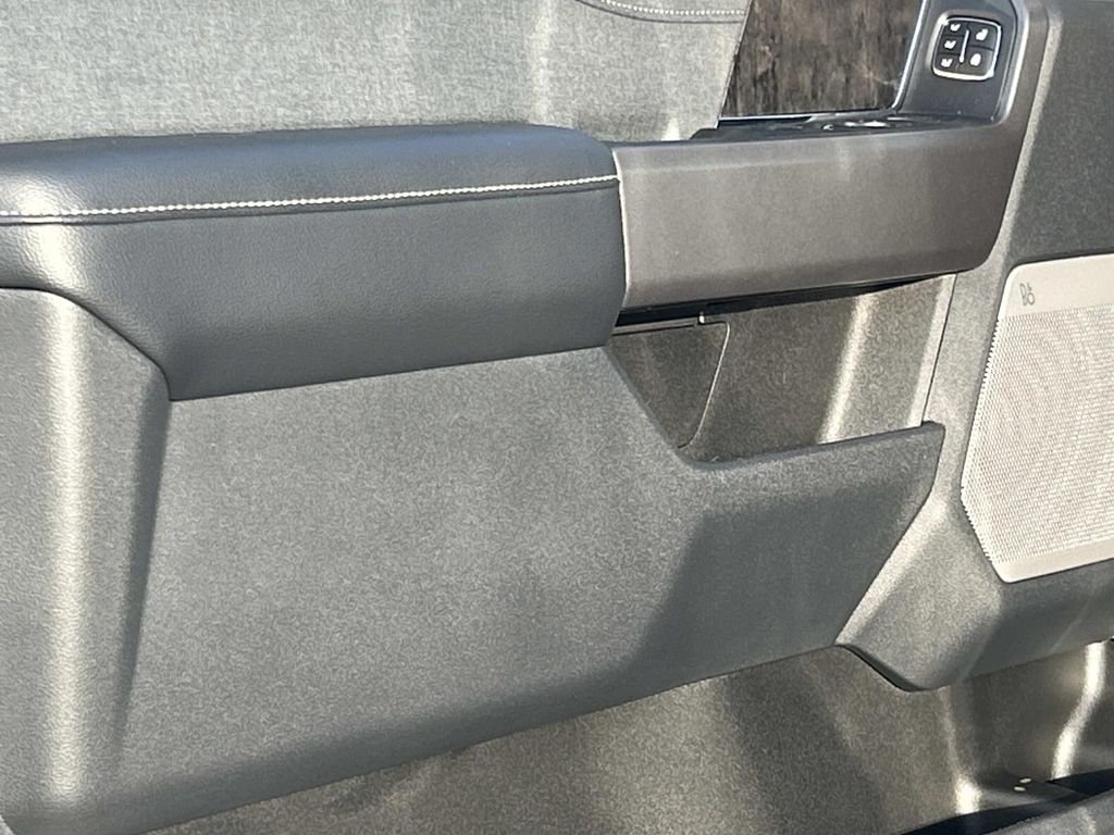 New 2027 Iconic Silver Metallic Ford F-250® Lariat® image 19