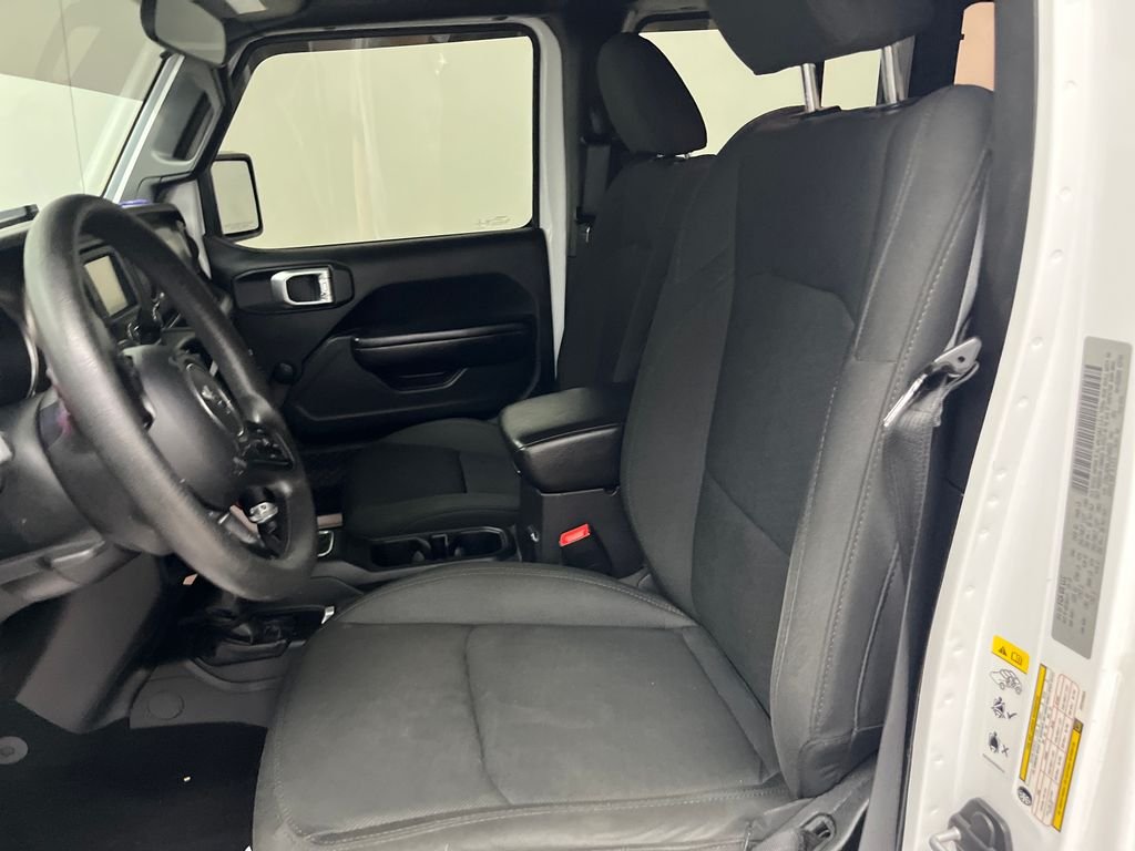 Used 2018 White Jeep Unlimited Sport image 12