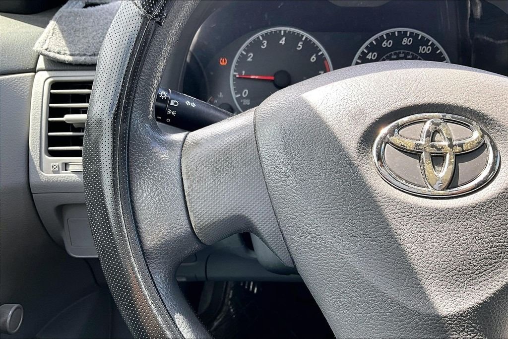 Used 2009 Silver Toyota Base image 20