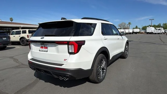 New 2026 Star White Metallic Tri-Coat Ford ST image 37
