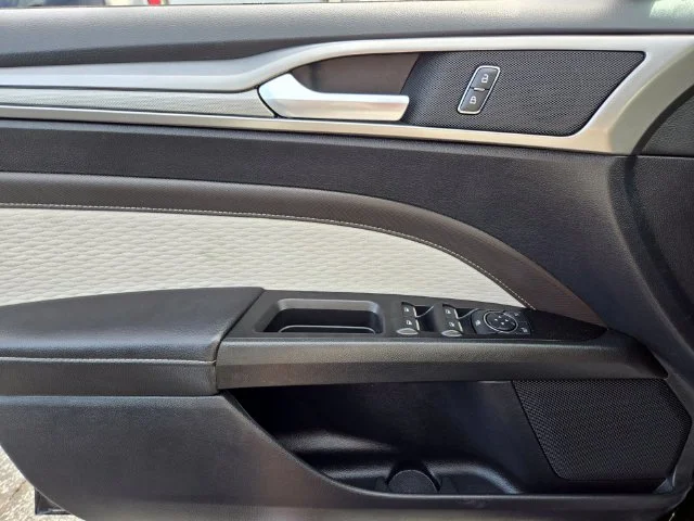 Used 2020 Black Ford SE image 34