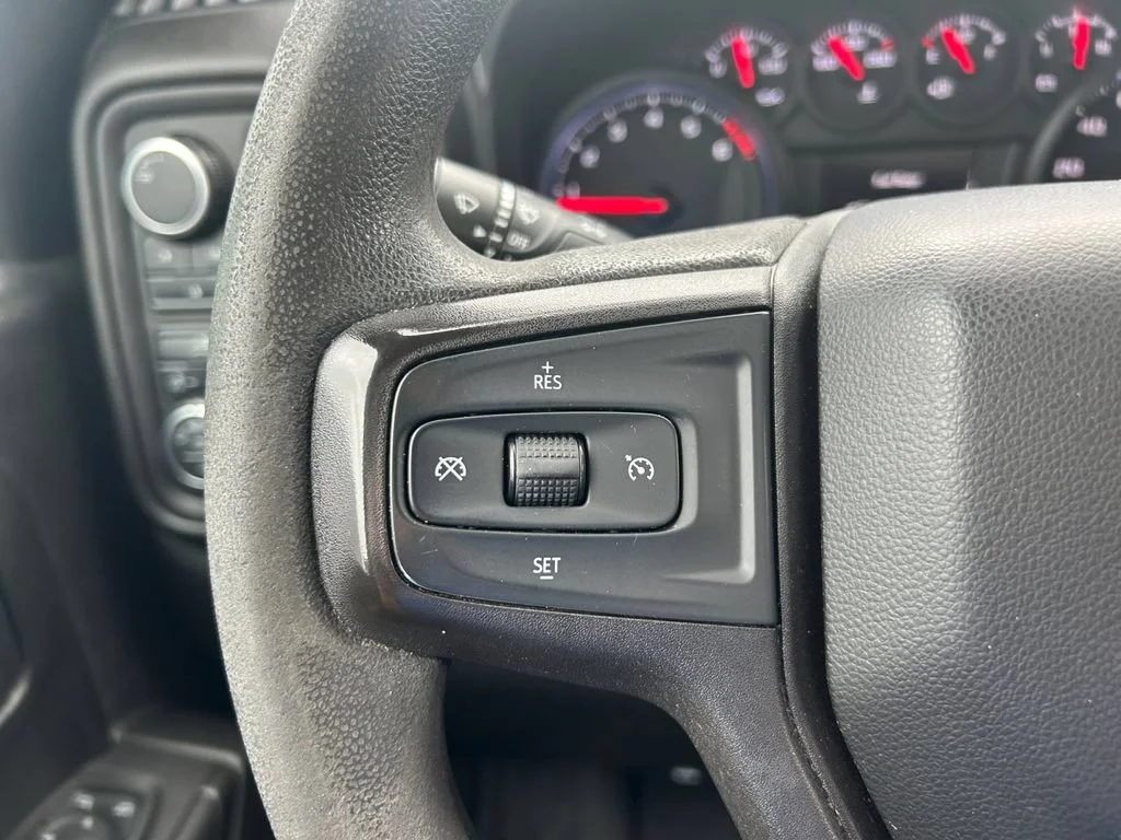 Used 2020 SUMMIT WHITE Chevrolet Custom image 31