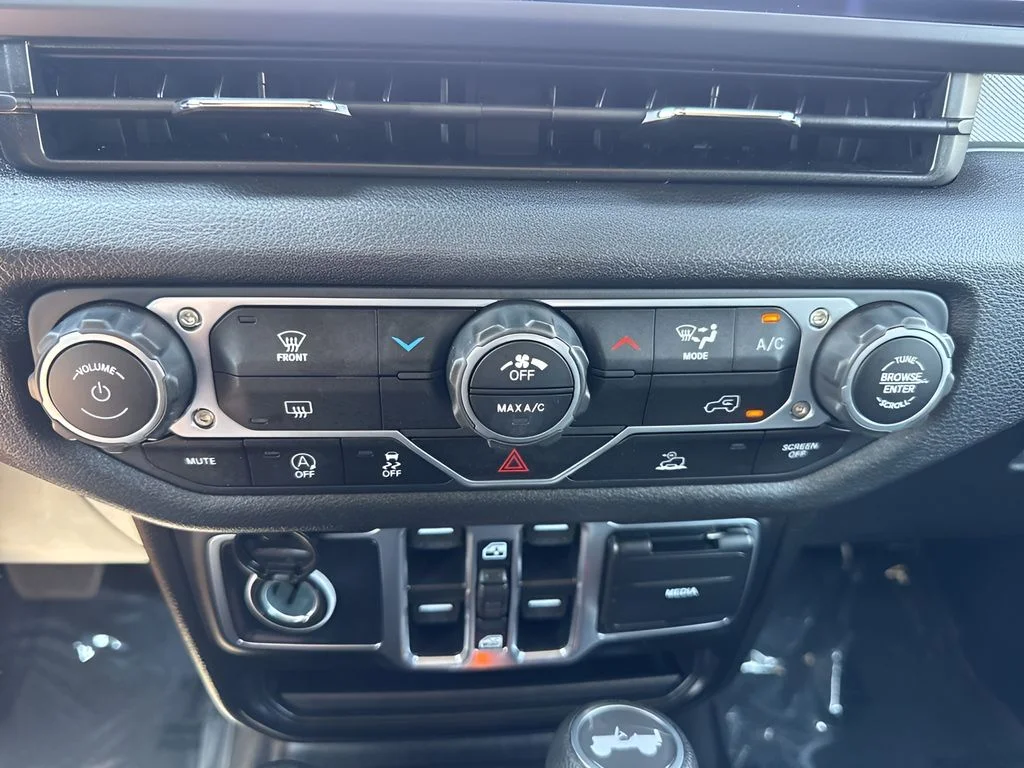 Used 2025 Gray Jeep Sport S image 22