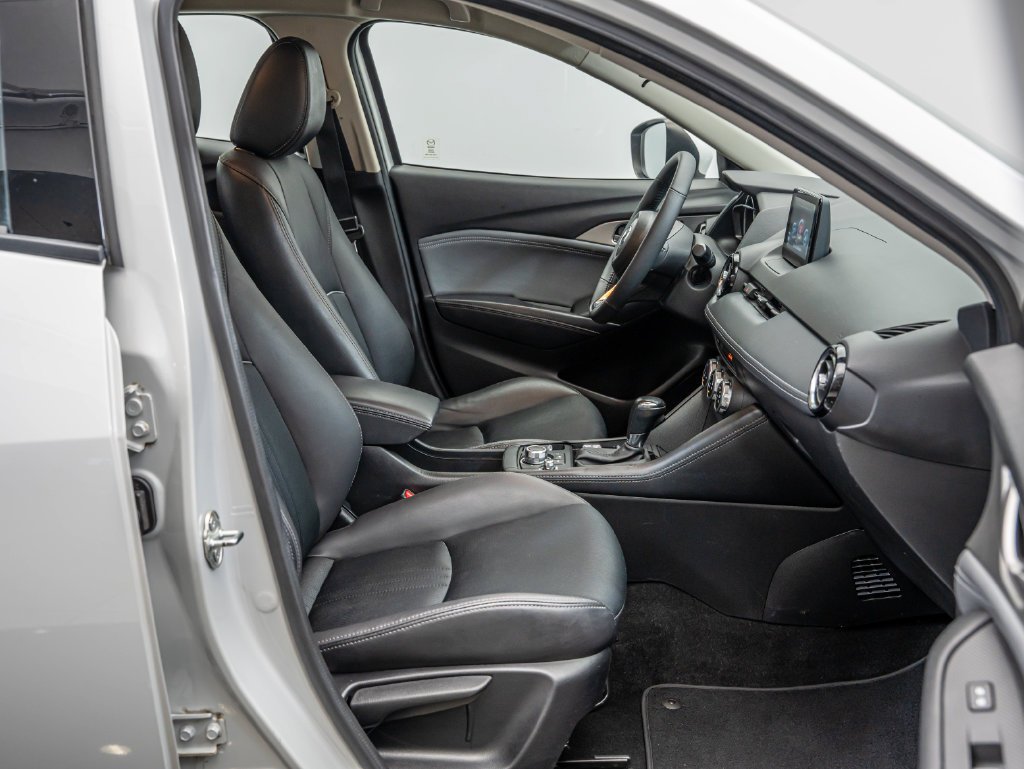 Used 2019 Ceramic Metallic Mazda Touring image 22