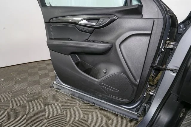 Used 2022 Gray Buick Essence image 37