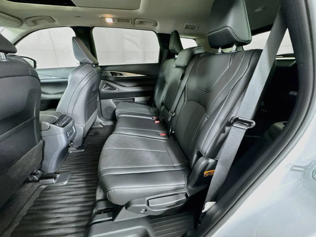Certified Used 2027 White INFINITI LUXE image 33