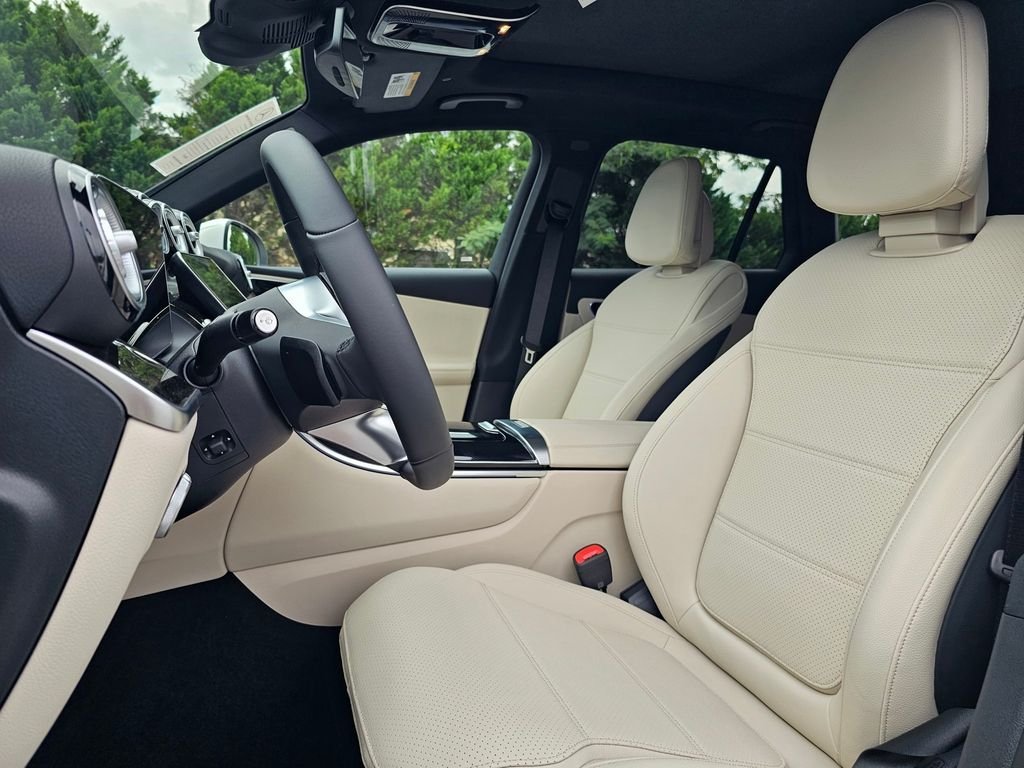 New 2026 Polar White Mercedes-Benz GLC 300 image 14