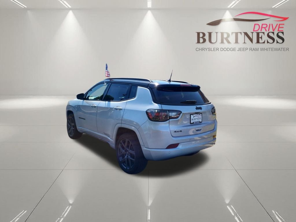 Used 2024 Silver Jeep Limited image 9