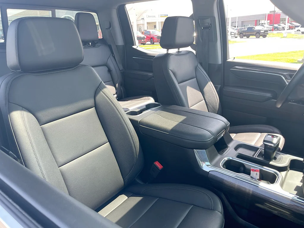 Used 2024 Summit White Chevrolet LTZ image 29