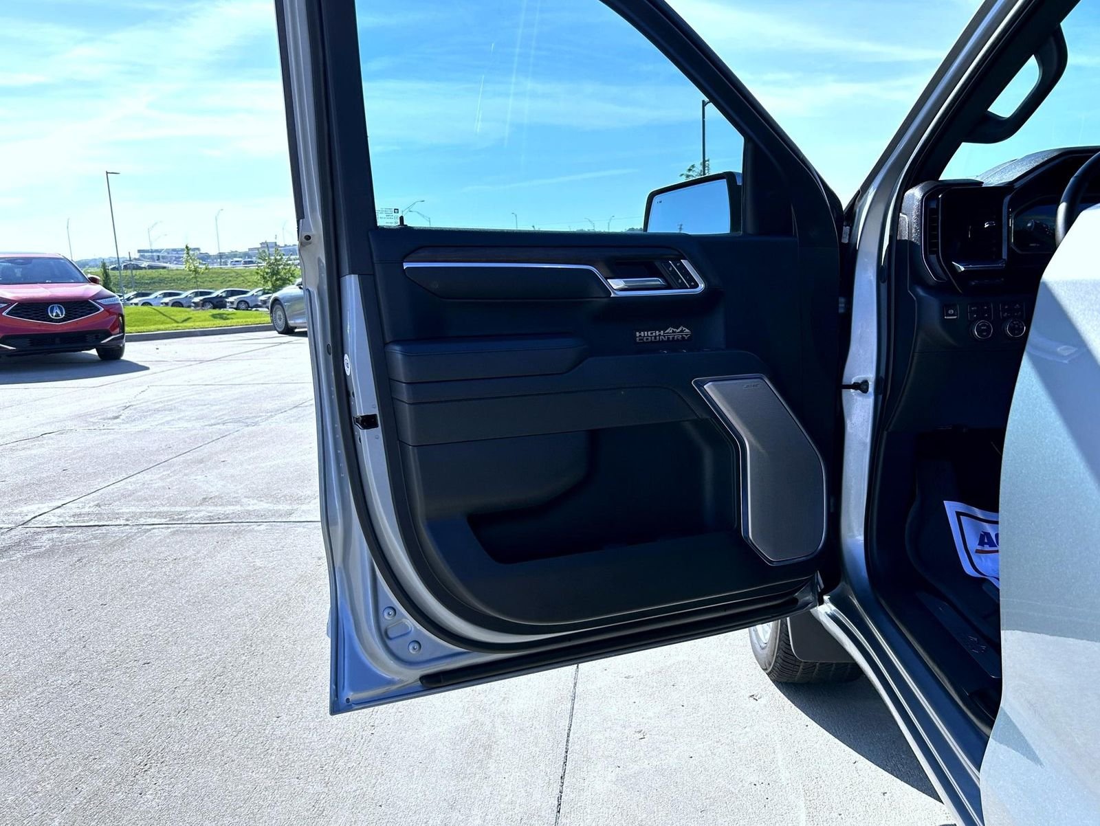 Used 2025 Gray Chevrolet High Country image 9