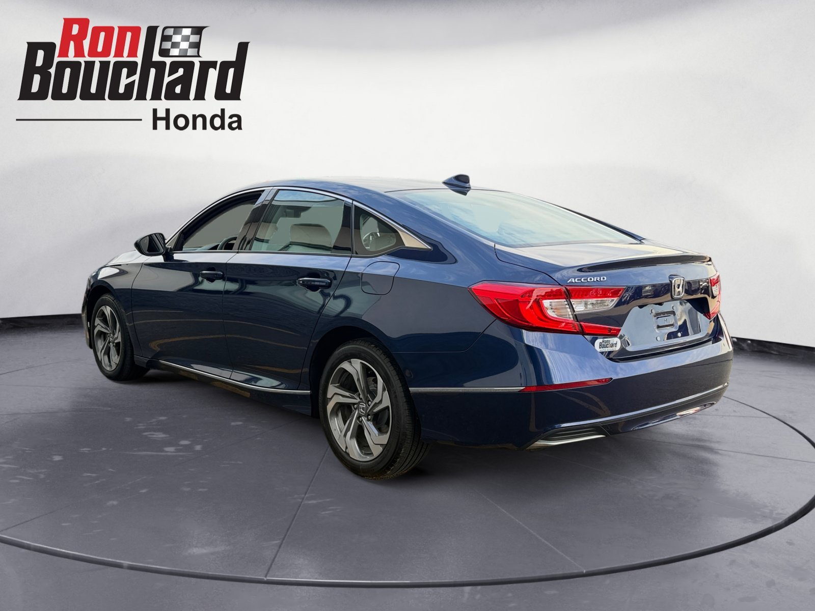 Used 2018 Blue Honda EX 1.5T image 4