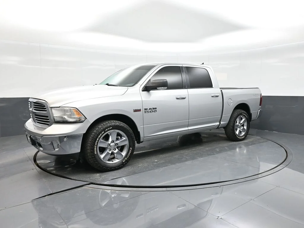 2016 RAM 1500 Lone Star 4x4 Crew Cab 5'7's photo