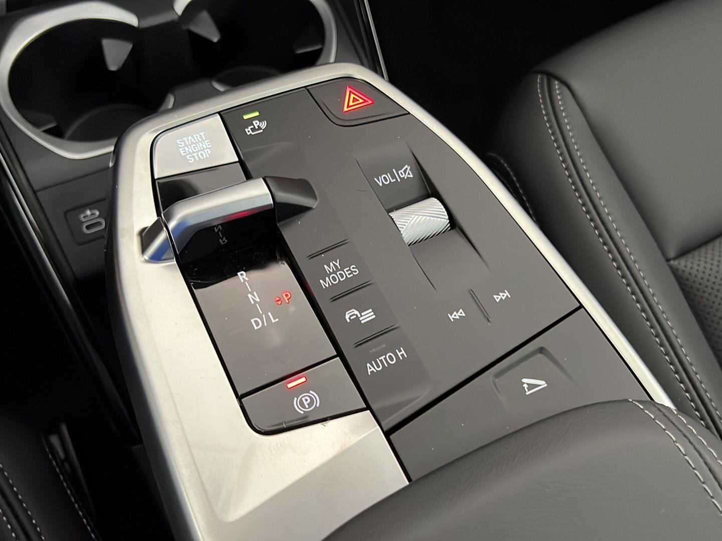 New 2026 Black Sapphire Metallic BMW xDrive28i image 25