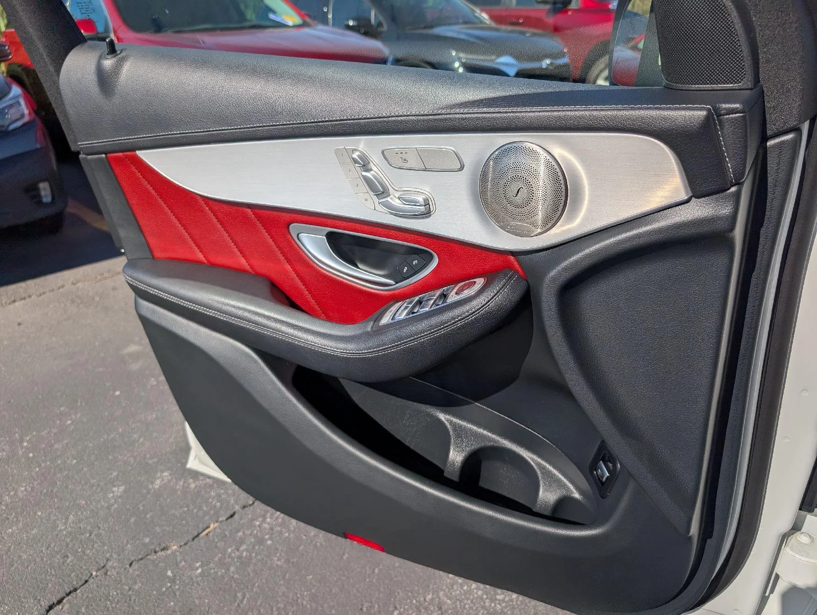 Used 2023  Mercedes-Benz GLC 300 image 10