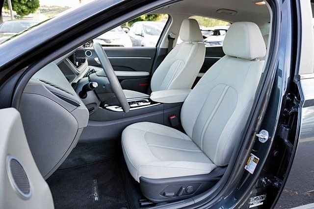 Used 2023 Gray Hyundai SEL image 13