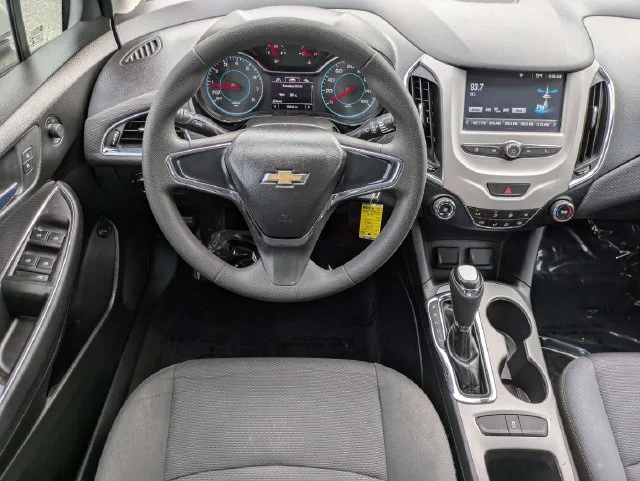 Used 2018 Summit White Chevrolet LS image 15